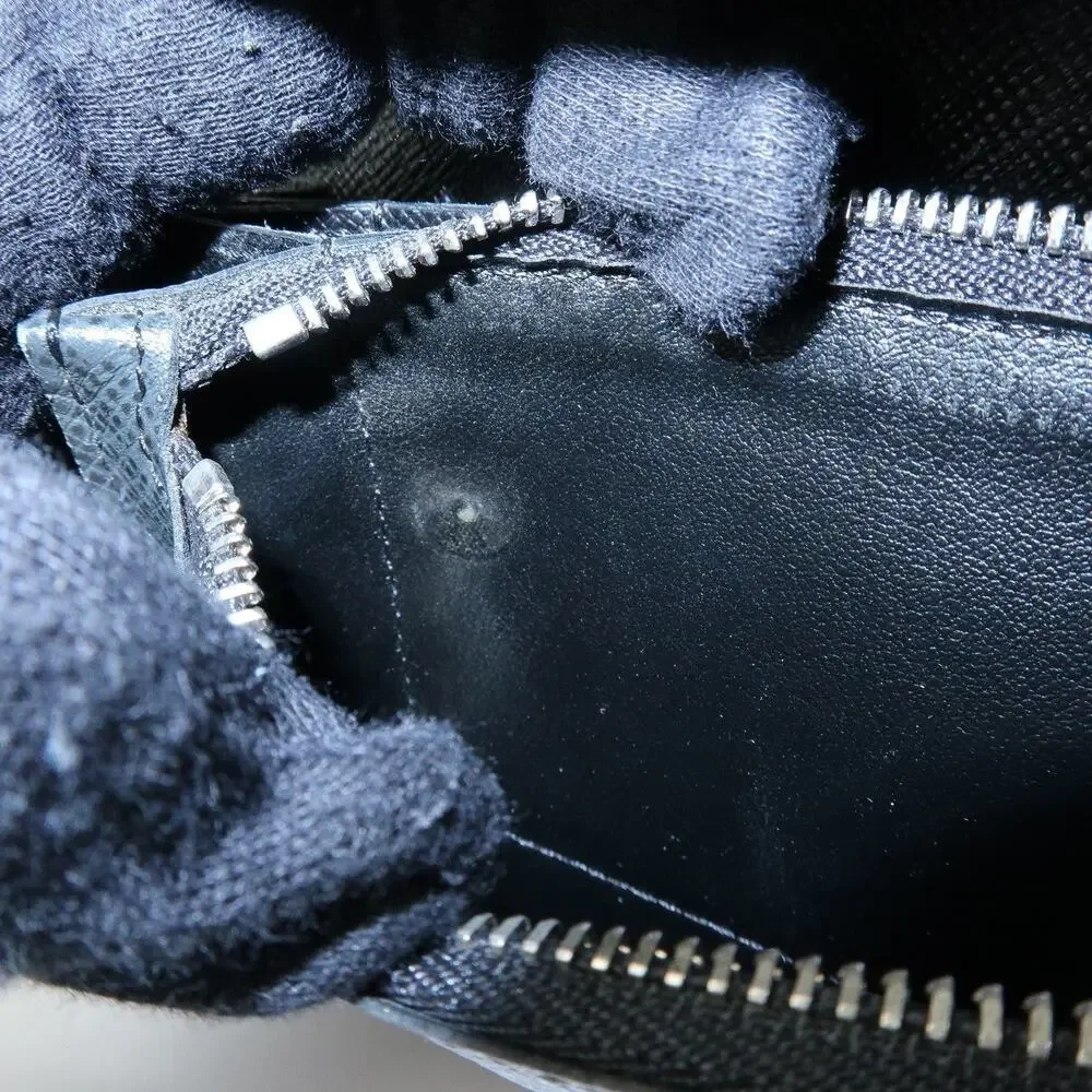 Louis Vuitton Taiga Portefeuille Accordion Wallet Black